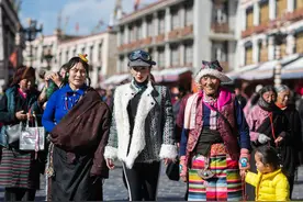 藏族姑娘洛桑梅朵：热情拥抱多元的美丽图片