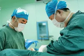 国内儿外科顶级专家吴晔明教授入驻杭州市儿童医院，完成首例手术图片