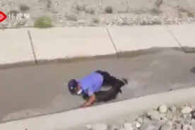 新疆民警跳水渠帮牧民救羊视频上传油管，被赞“世界最好警察”图片
