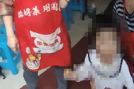 要抱抱！走失小女孩见到民警的反应超暖心图片