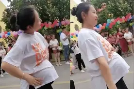 “最美孕妇幼师”挺大肚子教孩子跳舞 网友：最好的胎教图片