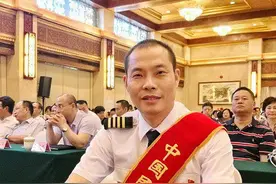英雄机长刘传健怀揣民航强国之愿图片