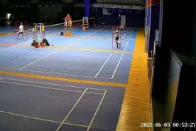 球友们坐稳了！上海首创24小时自助式羽毛球馆，错峰打球体验不同凡响图片