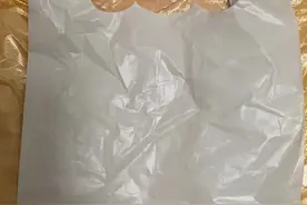 帮帮团·解疑｜8毛一个，可降解塑料袋为啥这么贵？它比普通塑料袋到底优秀在哪儿？图片