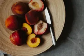 桃子好吃又营养，怎样吃才健康呢？赶紧看看吧图片