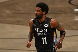 纳什：欧文右脚踝X光检查结果为阴性 将接受进一步检查图片