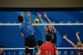 全国排球四强赛落幕 四川男排全胜夺冠盛赞主场：一流的场馆，一流的保障图片