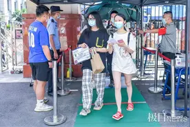 探访高考考点：有的考生第三天要换考试教室图片