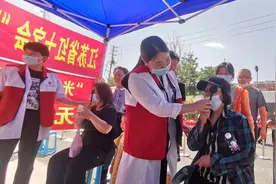 南京六合区眼病防治中心揭牌，六合居民不过江就能享受三甲眼科医院优质医疗资源图片