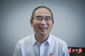 全国道德模范候选人张定宇：“你心里有病人，他心里就会有你”图片