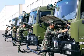 权威发布｜军委机关有关部门就驾驶证“军本换地本”便利措施答记者问图片