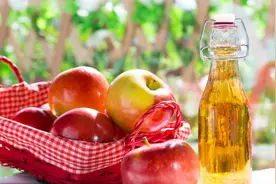 听说你还在吃醋？还是苹果味的？图片