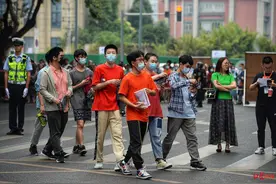 直击高考首日！四川51.5万人参考，334个考点实时视频监控图片