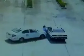 女子科目二驾考被撞骨折，车管所：将厘清责任后依法依规赔偿视频封面