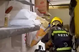 消防员早餐店救人后，群众送上暖心豆浆～视频封面