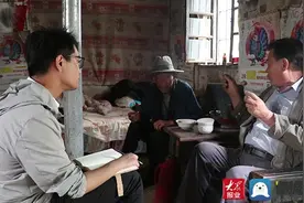 让思念发光 帮烈士回家丨陈明印烈士家属回忆：母亲牵驴送儿上战场 千里相思愁断肠图片