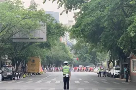 四川高考首日，现场直击→图片