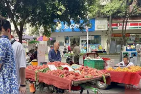 探市丨成都蜜桃清甜上市，贵的8元一个，便宜的1元一斤，你怎么选？图片