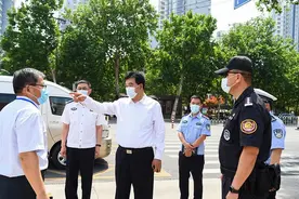 副市长、公安局长林长风深入高考考点检查指导安保工作图片