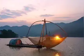 灯诱捕鱼观日出，美哉图片