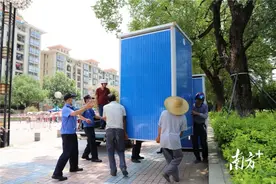 东莞城管一线｜25个移动公厕空降！石龙核酸采集点排队不慌图片