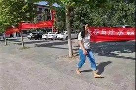 走红网络的“赤脚送考”女教师是咱南阳师范学院毕业生，6月8日下午，她通过本报示爱——喜欢南阳，祝母校更好图片