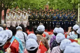 “唱支山歌给党听”图片