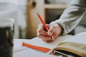 夜读 | 你对待工作的态度，暴露了你的层次图片