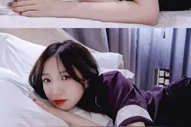 孟美岐趴床上自拍笑侃“做美女好累”，网友：那就做帅哥图片