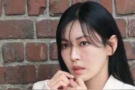 韩国女艺人金素妍杂志写真片场照曝光图片