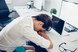 上班就犯困，下班就精神？试试这几种方法！视频封面