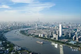 浦江东岸添新地标！世博后滩第一高楼正式竣工图片