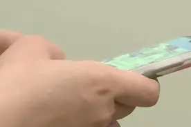 得注意了！大学生刷短视频刷成腱鞘炎视频封面