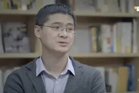 “26岁的罗翔”一早冲上热搜！但他说自己最大的转变发生在33岁图片