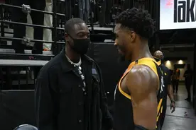 米切尔谈韦德场边督战：有这样一位兄弟在场边很棒图片