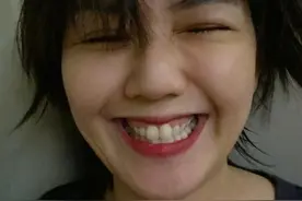 孙燕姿晒自拍邀网友互动 镜头怼脸吐舌头毫无偶像包袱图片