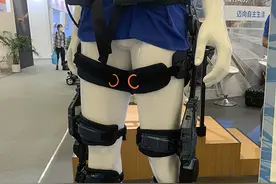 未来养老靠啥？上海老博会现大小便护理机器人、骨骼机器人图片