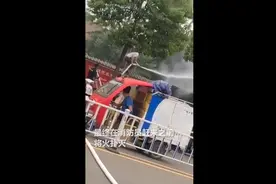 河南“大爷”爬墙灭火被赞“你大爷永远是你大爷！”回应：今年我才40多岁图片