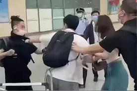 时代峰峻就工作人员与旅客机场冲突致歉！粉丝追星背后藏灰产图片