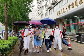 北京“高考第三天”：有考生称化学“难出了天际”，题没做完图片