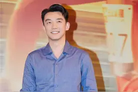 《超越》武汉路演 李昀锐父母到场为儿子打call图片
