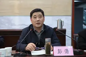 武汉新任两位副市长！这位“70后”博士曾临危受命现场指挥雷神山医院建设图片