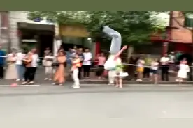 出考场后连翻两个后空翻 校长：他曾拿过武术套路全省第一图片