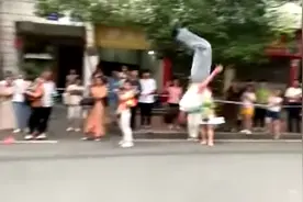 出考场后连翻两个后空翻 校长：他曾拿过武术套路全省第一图片