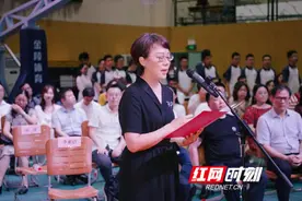 去做一束光！长沙中学校长的“最后一课”透着温情与力量图片