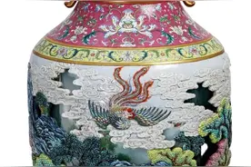 史上最贵瓷器！这款“乾隆年制”转心瓶以逾2.6亿元成交图片