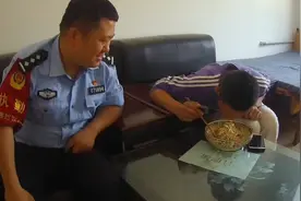 为气母亲14岁少年离家出走600公里 聊城警方暖心看护帮其团圆图片
