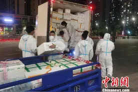 广州18万人居家“战疫”：物资供应“最后一百米”的“接力赛”图片