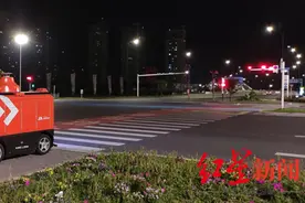 智能快递车送货、预售极速达，这届618快递哪家强？图片