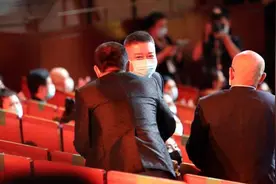 “白玉兰”花落各家，觉醒年代获三项大奖，网友：还有续集吗？视频封面